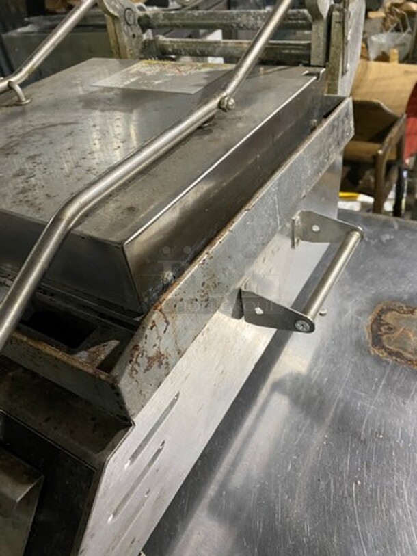 Star Pro Max Commercial Countertop Panini/Sandwich Grill! With Flat Press! All Stainless Steel! Model: GR14 SN: GS140708A0074 120V - Image 8 of 12