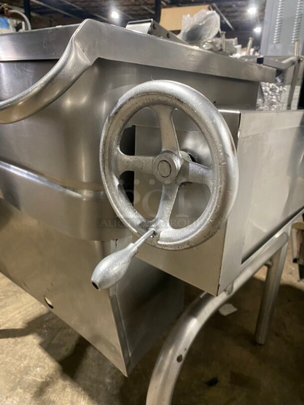 Groen Commercial Natural Gas Powered Skillet/Braising Pan! All Stainless Steel! On Legs! - Image 6 of 11