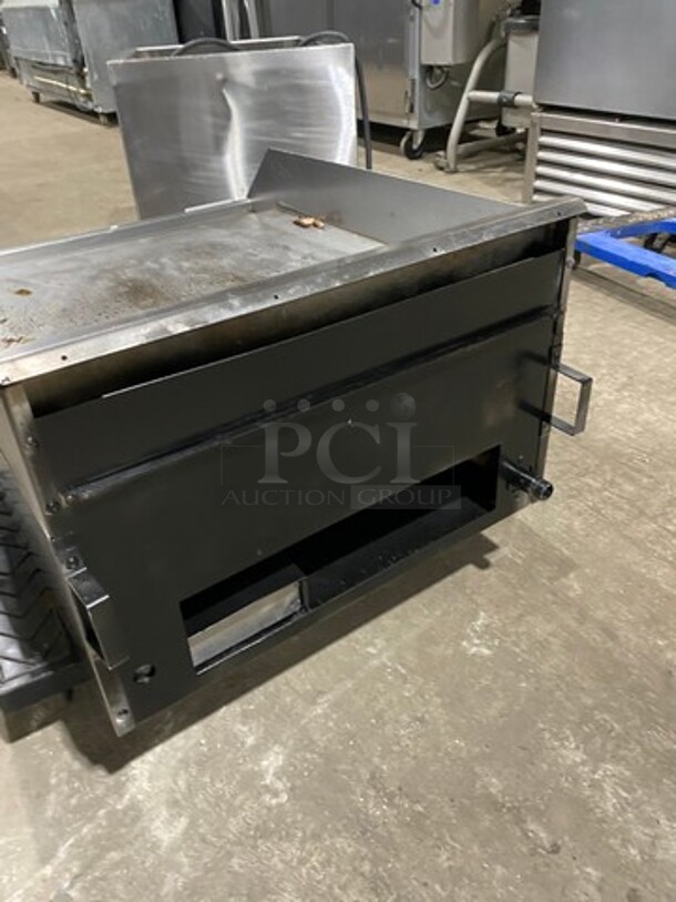 Duke Commercial Countertop Natural Gas Powered Flat Top Griddle! With Back And Side Splashes! All Stainless Steel! - Image 3 of 7