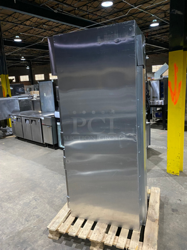 SWEET! LATE MODEL! True 2015 Commercial Reach In Refrigerator/Freezer Combo! With 2 Half Doors! All Stainless Steel! On Casters! Model: STG1DT2HS SN: 8612693 115V 60HZ 1 Phase - Image 3 of 10
