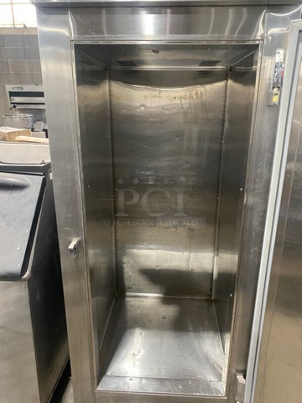 Victory Commercial Single Door Refrigerated Dough Retarder! Can Fit Roll In Rack! All Stainless Steel! On Legs! RACK NOT INCLUDED! Model: RS1DS7EW SN: B0381930 115V 60HZ 1 Phase00 - Image 5 of 9