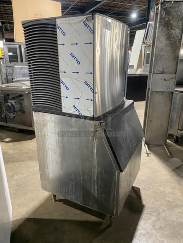 Manitowoc Commercial Ice Maker Machine! With Commercial Ice Bin! Stainless Steel! On Legs! Model: SY1074C SN: 040965819 115V 60HZ 1 Phase - Image 2 of 7