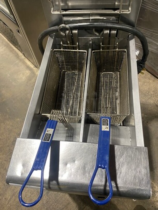 Frymaster Commercial Electric Powered Split Bay Deep Fat Fryer! With Metal Frying Baskets! All Stainless Steel! On Casters! Model: RE1142SE SN: 1508NA0057 208V 60HZ 3 Phase - Image 5 of 11