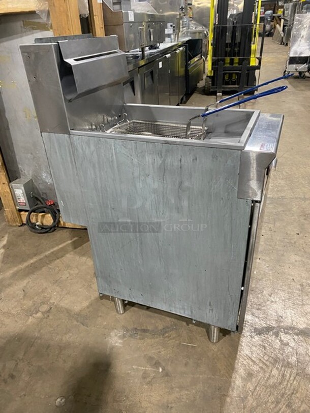 Cookline Commercial Natural Gas Powered Deep Fat Fryer! All Stainless Steel! With Backsplash! With Two Frying Baskets! On Legs! Model: CF-50 SN: 2207018048! - Image 3 of 9