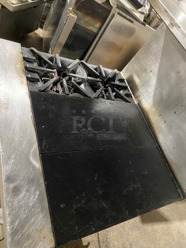 Garland Commercial Natural Gas Powered Hot Plate With Left Side 2 Burner Range! With Raised Splash Back And Salamander Shelf! With Oven Underneath! All Stainless Steel! On Legs! - Image 5 of 9