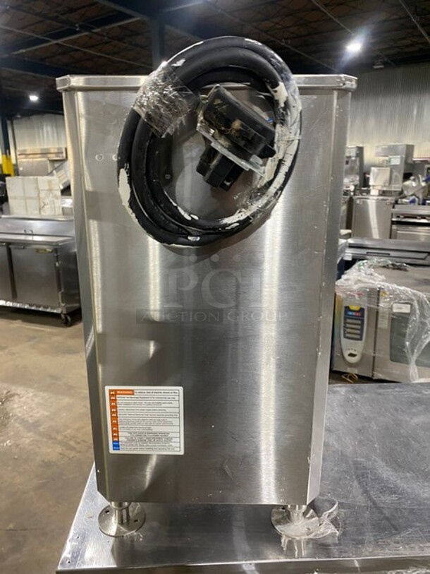 Fetco Commercial Countertop Hot Water Dispenser! All Stainless Steel! On Legs! 220-240V 3 Phase! Model: HWB-10 MIP SN: 960350171524! - Image 4 of 8