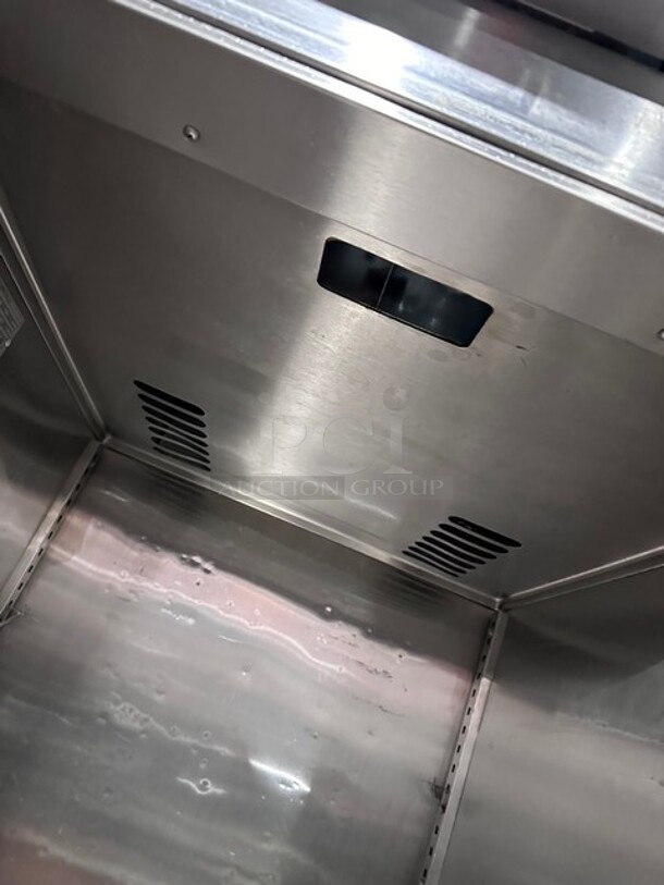 Victory Commercial Single Door Reach In Freezer! All Stainless Steel! Working When Removed! Model: FS1DS7EW SN: M0521533! 115V 1 Phase! On Legs! - Image 5 of 8