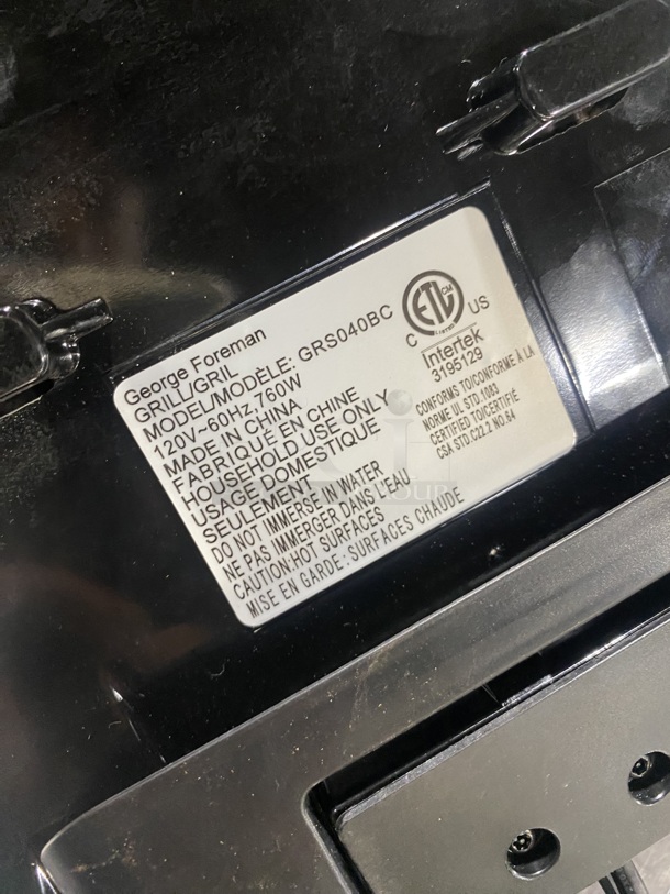 George Foreman Model: GRS040BC 120V! Metal Countertop Grilling Machine. - Image 6 of 7