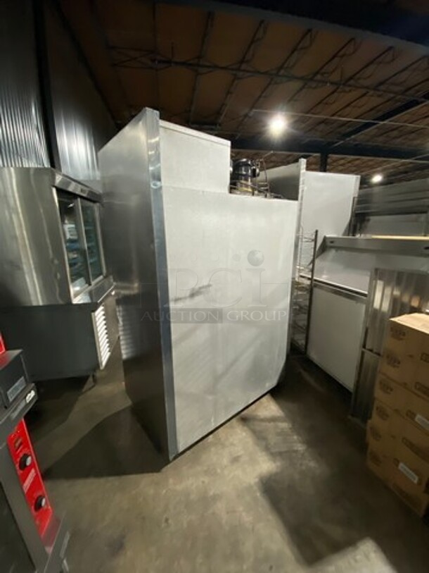 Traulsen Commercial 2 Door Reach In Cooler! With View Through Doors! With Racks! All Stainless Steel! On Casters! Model: RHT232NUTFHG SN: T46157E03 115V 60HZ 1 Phase - Image 3 of 12