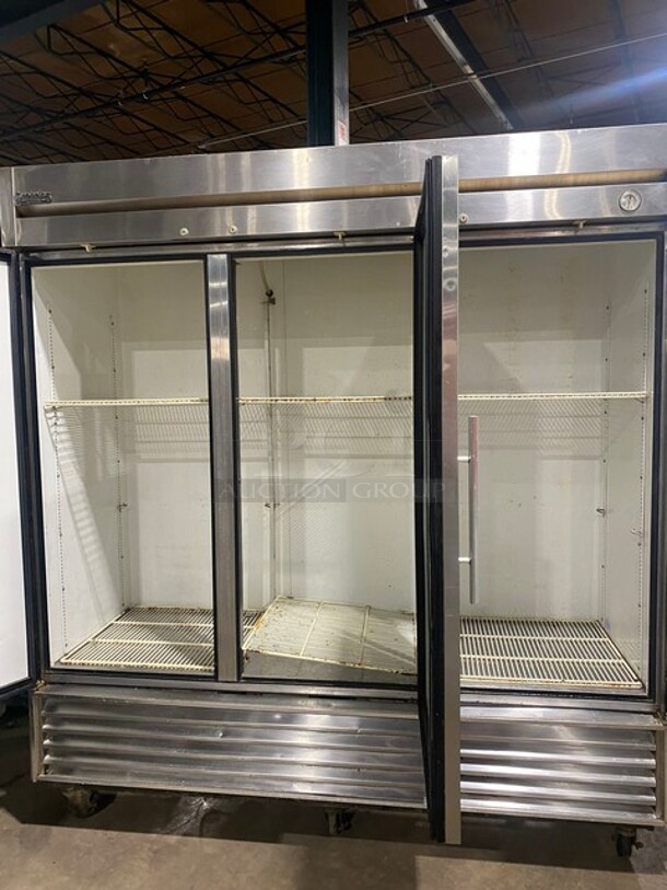 BEAUTIFUL! True Commercial 3 Door Reach In Refrigerator! With Poly Coated Racks! All Stainless Steel! Model T72 Serial 12432016! 115V 1Phase! On Casters! WORKING WHEN REMOVED! - Image 5 of 9