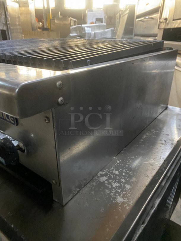 Radiance Commercial Countertop Natural Gas Powered Char Broiler Grill! 6 Burners! Stainless Steel Body! - Image 3 of 8