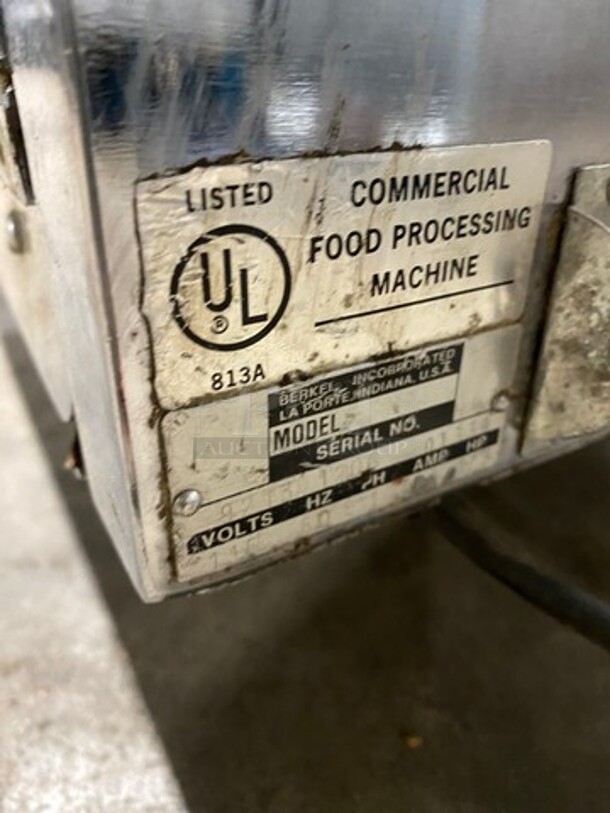 Sweet! Berkel Counter Top Commercial Bread Slicer! Model VR Serial 9213120G! 115V 1Phase! - Image 8 of 9