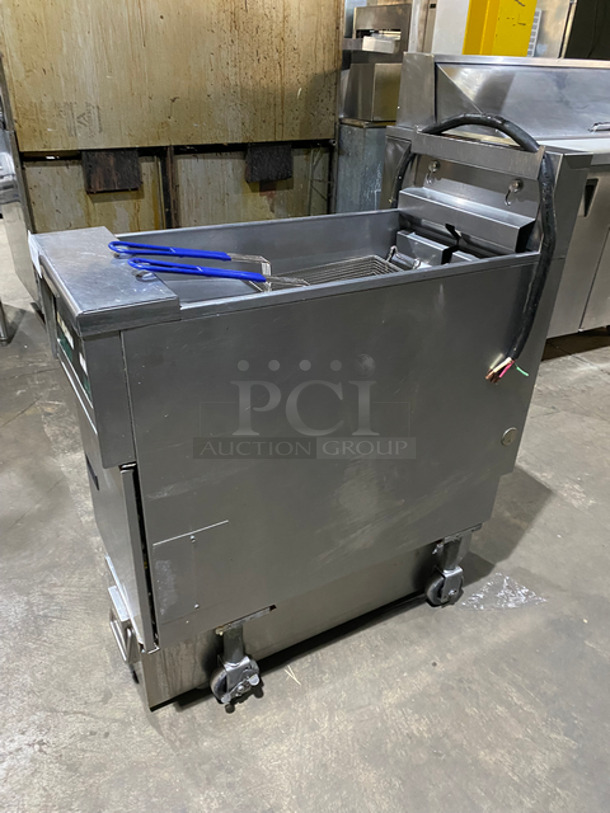 Pitco Frialator Commercial Electric Powered Deep Fat Fryer! With Oil Filter System! With 2 Frying Baskets! All Stainless Steel! On Casters! Model: SFSE14 SN: E08HA027571 208V 60HZ 3 Phase - Image 2 of 9