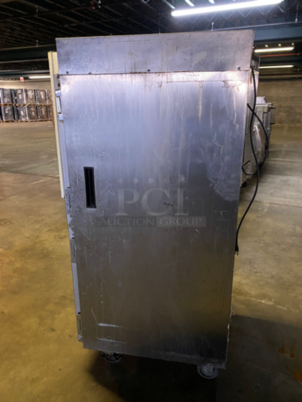 Vulcan Commercial Split Door Insulated Mobile Heated Cabinet! Solid Stainless Steel! On Casters! Model: VBP15I SN: 521015767 120V 60HZ 1 Phase - Image 3 of 8