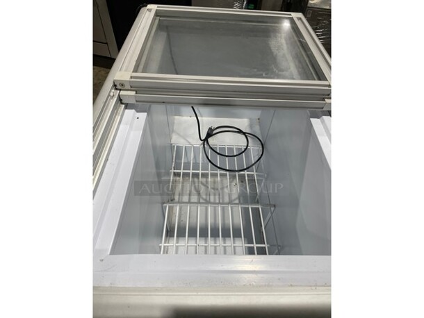 Commercial Reach Down Double Chest Freezer/Merchandiser! With 2 View Through Sliding Top Doors! - Image 5 of 7