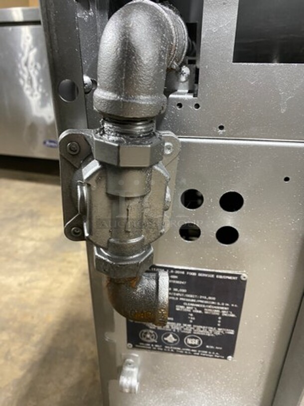 Vulcan Commercial Natural Gas Powered 6 Burner Stove! With Raised Back Splash And Salamander Shelf! With Oven Underneath! All Stainless Steel! Model: 36S6BN SN: 481938247 - Image 9 of 9