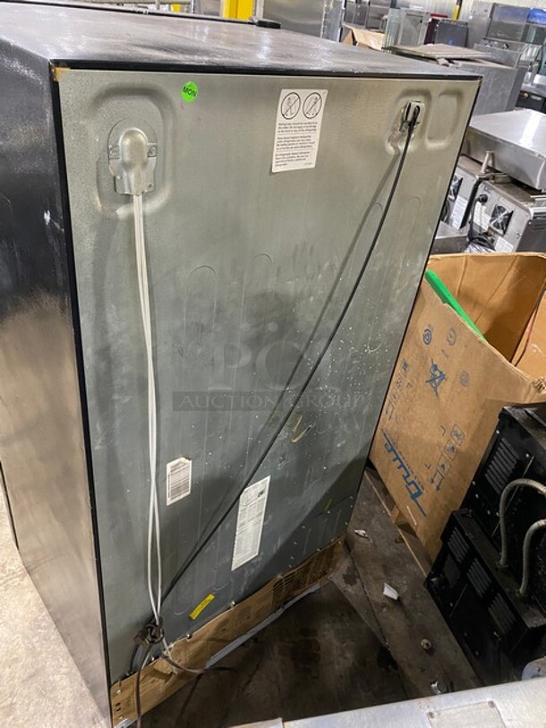 General Electric 2 Door Cooler & Freezer Combo! With Racks! With Water & Ice Dispenser! Model GSHF6HGDBCBB Serial 408999! 110/127V!  - Image 4 of 10