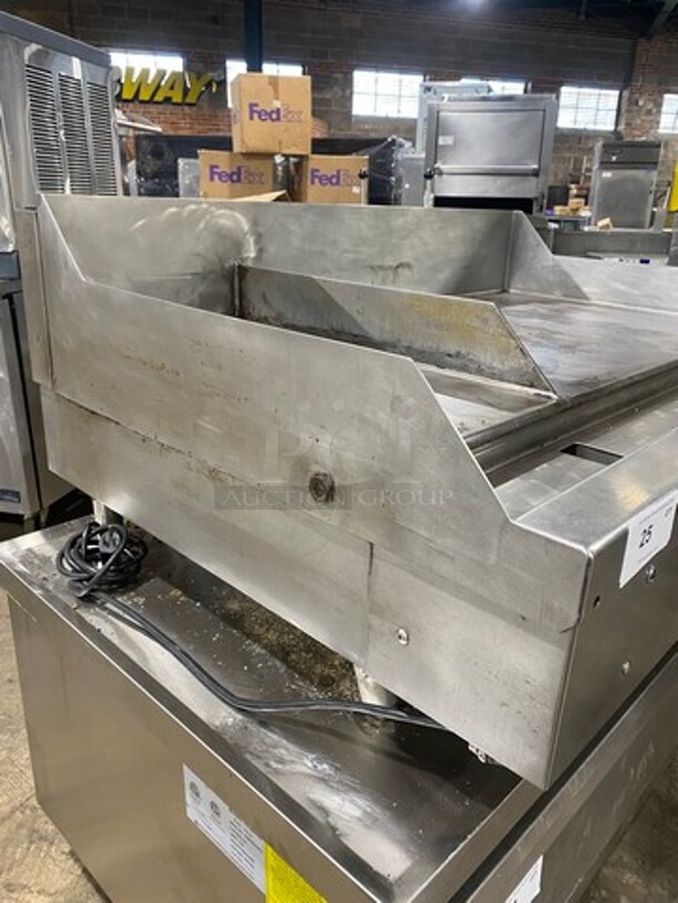 Woodstone Commercial Countertop Natural Gas Powered Flat Griddle! With Split Top! With Back & Side Splashes! All Stainless Steel! On Legs! - Image 2 of 10