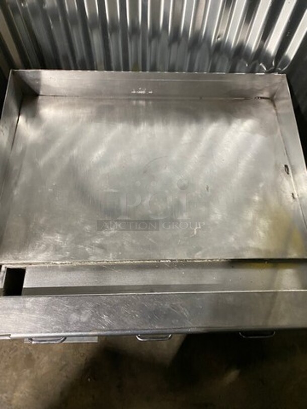 Vulcan Hart Commercial Countertop Gas Powered Flat Top Griddle! With Back And Side Splashes! All Stainless Steel! On Legs! Model: 36RRG SN: 650059108 - Image 6 of 11