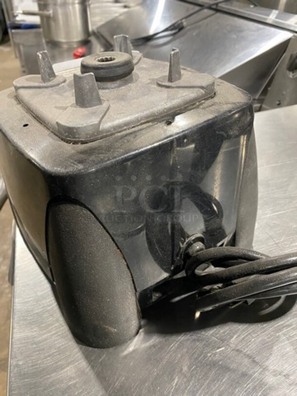 Waring Commercial Countertop Blender! BASE ONLY! Model: MX1000XT SN: 070906 120V - Image 4 of 8