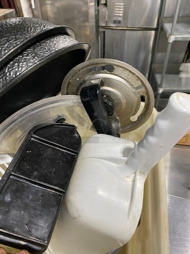 ALL ONE MONEY! MISCELLANEOUS! Includes Black Poly Bowls, Poly Baskets, And Much More! - Image 7 of 11