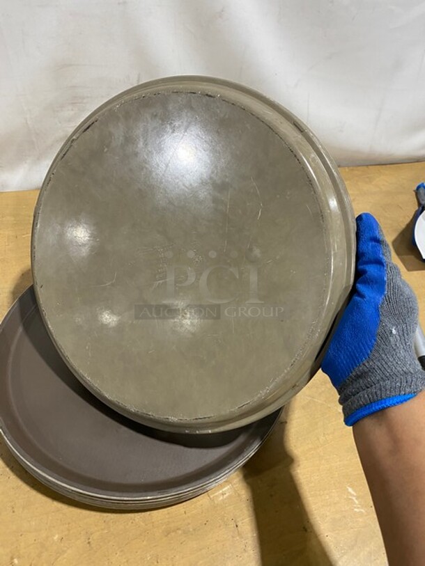 Cambro Round Non-Skid Serving Trays! 8X Your Bid!  - Image 4 of 5