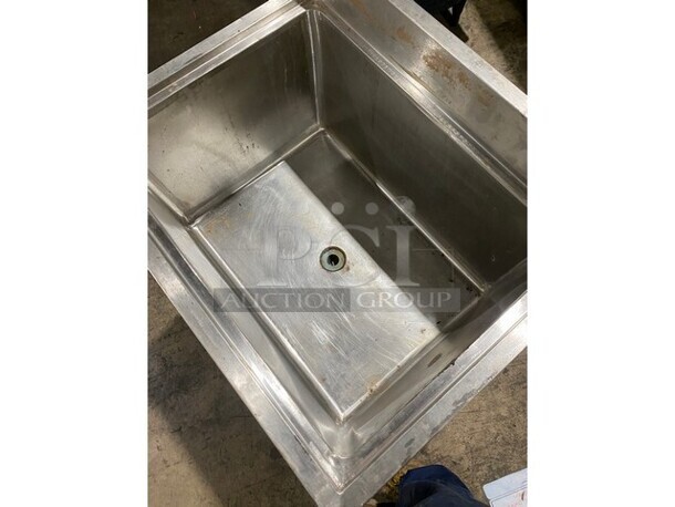 L&J! Stainless Steel Commercial Ice Bin! Under the Counter! On Legs! - Image 3 of 6
