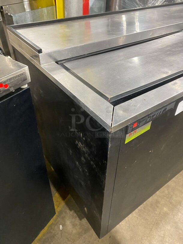 True Commercial 2 Door Beer Bottle Cooler! With Stainless Steel Top! Model: TD6524 SN: 4660160 115V 60HZ 1 Phase - Image 2 of 9