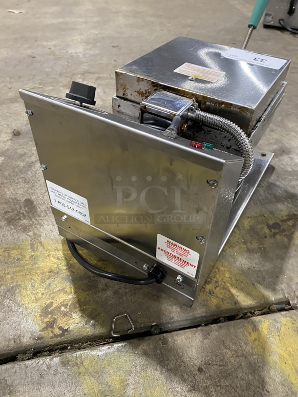 GOLD METAL Belgian Countertop Waffle Baker! Model 5024 Serial BW4-76-7028 120V/50/60Hz - Image 4 of 8