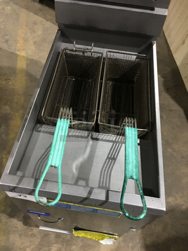 Pitco Frialator Commercial Natural Gas Powered 4 Burner Deep Fat Fryer! With 2 Frying Baskets! All Stainless Steel! On Legs! - Image 4 of 8