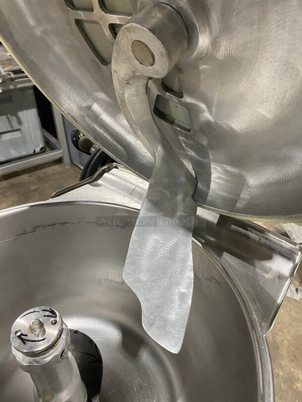Hobart Commercial Heavy Duty VCM Vertical Cutter/Mixer/Mincer! All Stainless Steel! Model: VCM40 240V 60HZ 3 Phase
 - Image 6 of 9