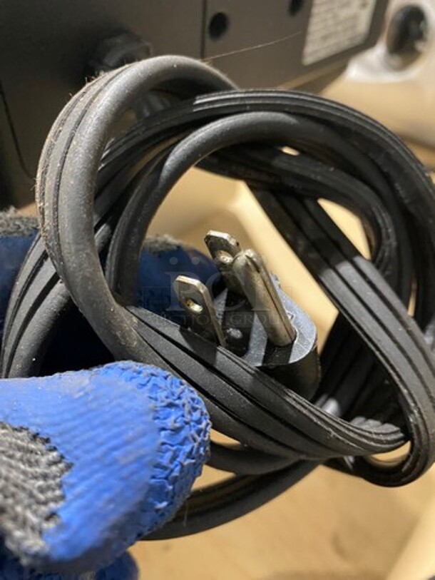 NICE! Waring Commercial Countertop Electric Powered Deep Fat Fryer! With Metal Frying Baskets! All Stainless Steel! Model: WDF75RC 120V - Image 9 of 9