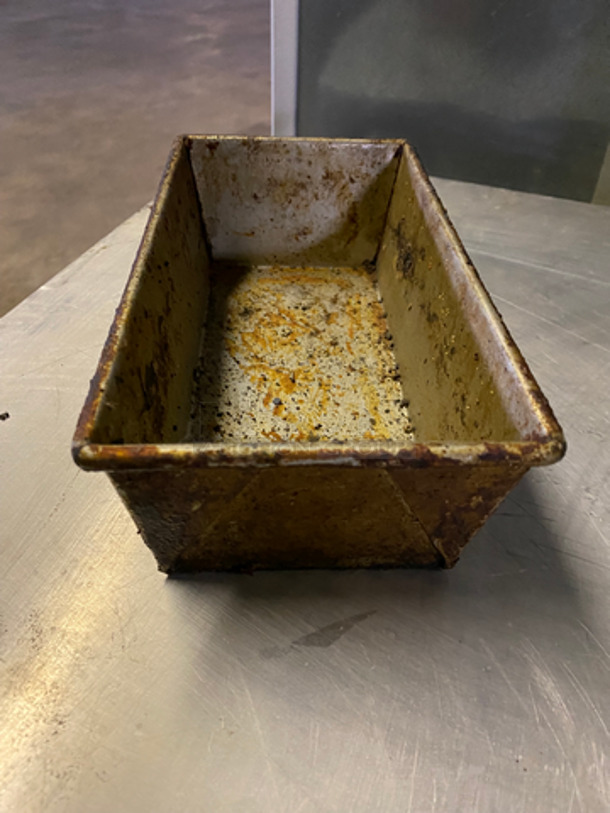Rectangular Metal Baking Pans! 5x9! 9x Your Bid! - Image 3 of 5
