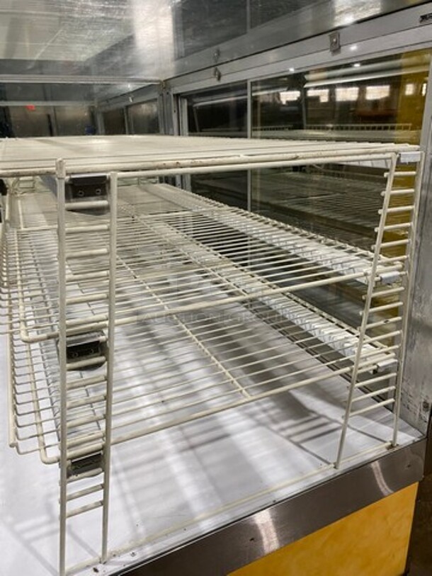 Federal Industries Commercial Dry Bakery Display Case Merchandiser! With Slanted Front Glass! With Sliding Rear Access Doors! Model: VH59 SN: 761812 120V 60HZ 1 Phase - Image 5 of 9