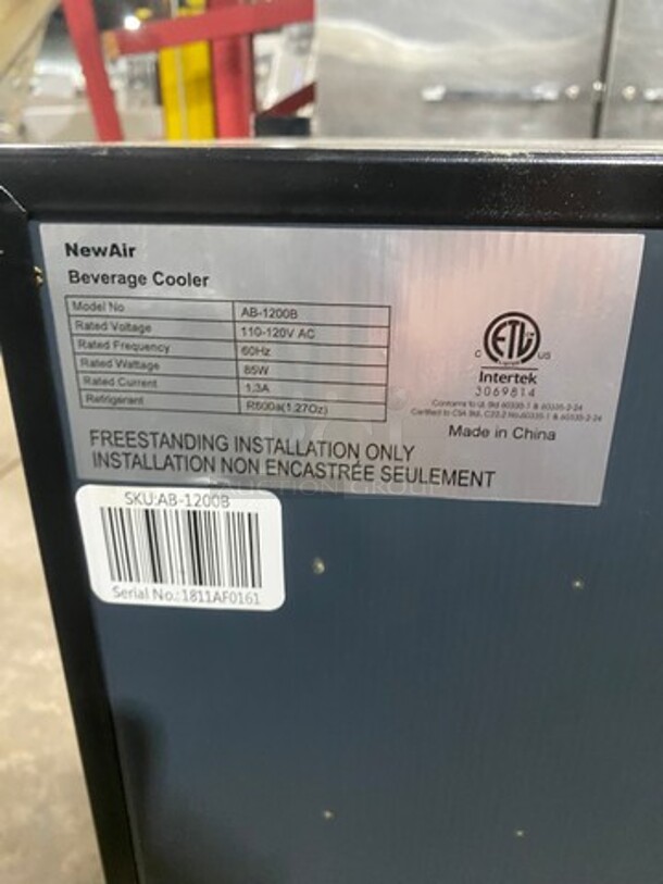 New Air Commercial Countertop/ Undercounter Single Door Cooler Merchandiser! With View Through Door! With Racks! Model: Model: AB1200B SN: 1811AF0161 110/120V - Image 5 of 7