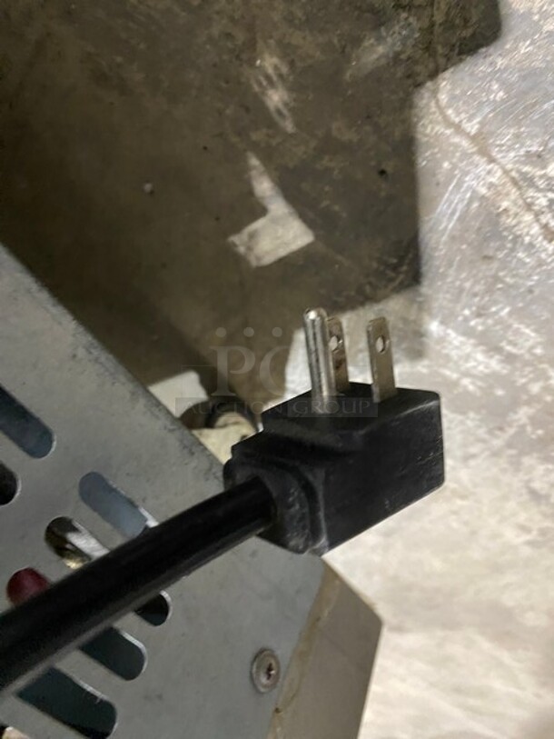 Everest Stainless Steel Commercial Single Door Lowboy/ Worktop Cooler! Model: ETBR1 SN:BTBR118010013 115V 1PH  - Image 8 of 8