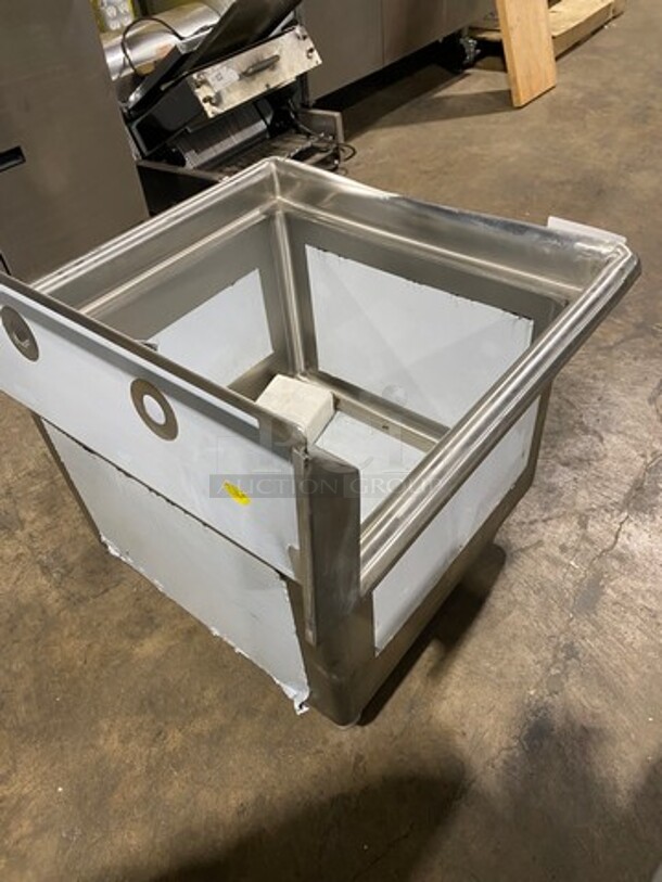 NEW! SCRATCH-N-DENT! Sapphire Single Compartment Prep Sink! All Stainless Steel! With Legs! Model: SMS2020 - Image 4 of 8