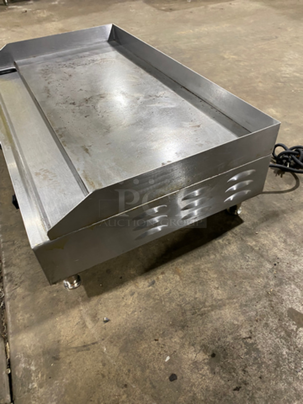 Eurodib Commercial Countertop Electric Powered Flat Griddle! With Back And Side Splashes! All Stainless Steel! On Small Legs! Model: SFE04910240 240V 60HZ - Image 3 of 8