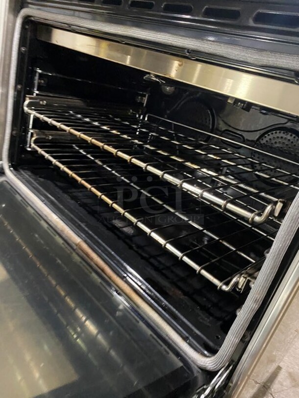 2020 Zline Commercial Gas Powered 4 Burner Stove! With Oven Underneath! Stainless Steel! On Legs! MODEL RG30 SN:V20071176060 - Image 6 of 10