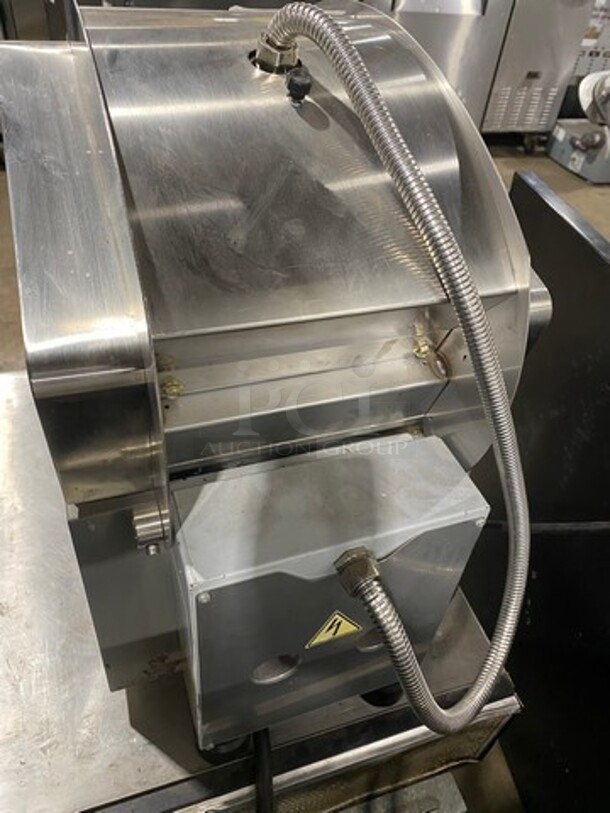 WOW! Late Model ELECTROLUX Infa Red Panini Press Machine! HSG Series! Model HSPPAN Serial 04904016 208V/60Hz/1 Phase!  - Image 4 of 7