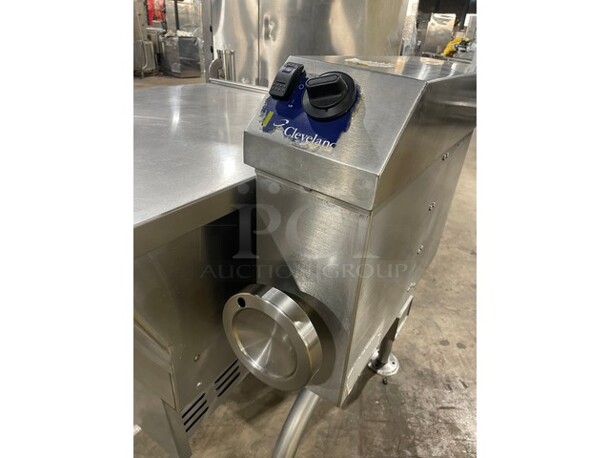 Amazing! EXTRA CLEAN! LIKE NEW! Cleveland Commercial Natural Gas Powered Tilt Skillet/Braising Pan! All Stainless Steel! On Legs! Working When Removed!  - Image 7 of 10