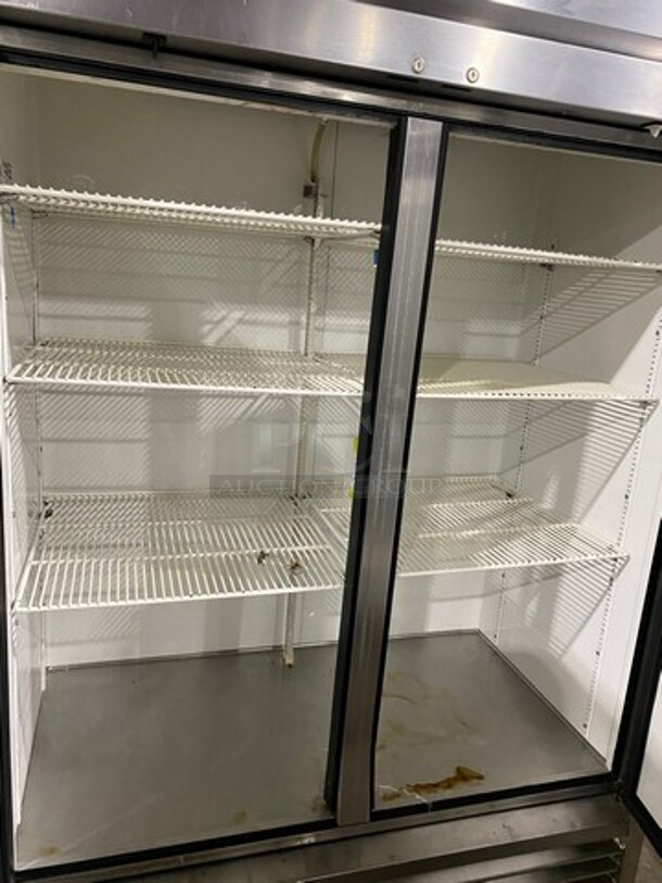 True Commercial 2 Door Reach In Cooler! Poly Coated Racks! All Stainless Steel! Model: T49 SN: 6950022 115V 60HZ 1 Phase - Image 5 of 9