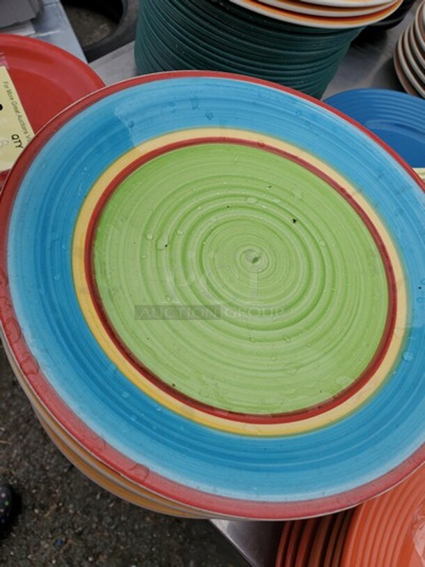 Round Porcelain Dinner Plate. 