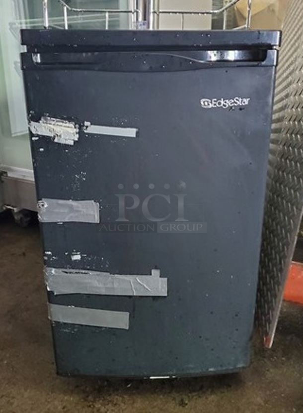EdgeStar 20 Inch Wide Kegerator and Keg Beer Cooler for Full Size Kegs|Tested and Working!!