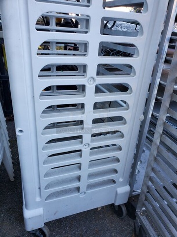 Rubbermaid cooling rack  - Image 3 of 8