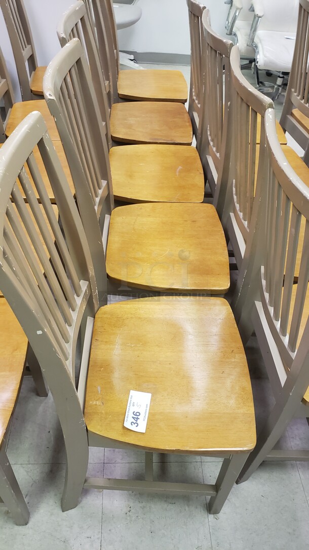 Lot of 5 Chairs

(Location 2) - Image 1 of 1