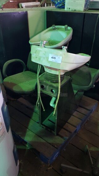 Lot of 2 Hair Washing Stations

(Location 3)