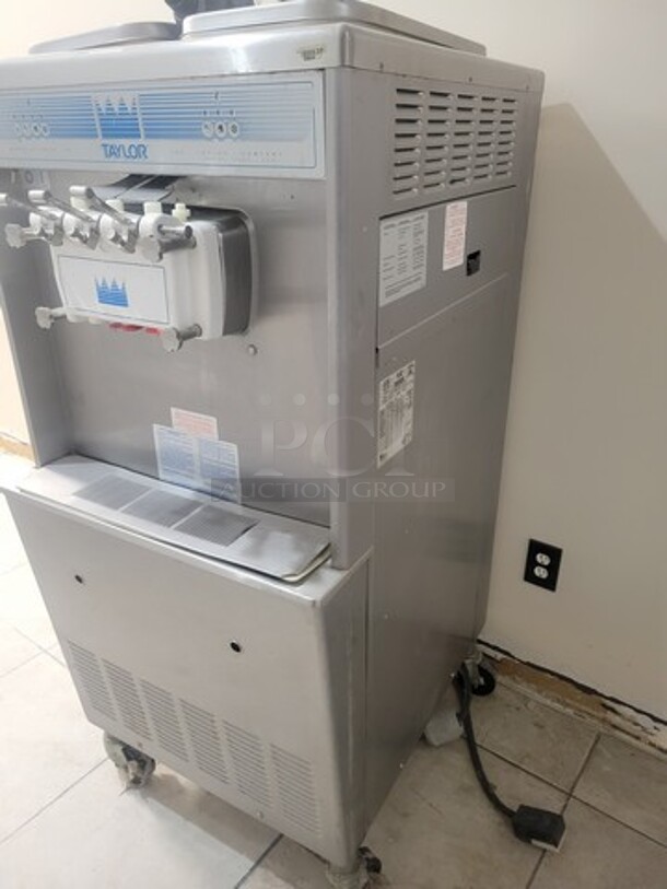 TAYLOR 339-27 Air Cooler Ice Cream Machine 208-230Volts Single Phase Good Working Condition! - Image 2 of 7