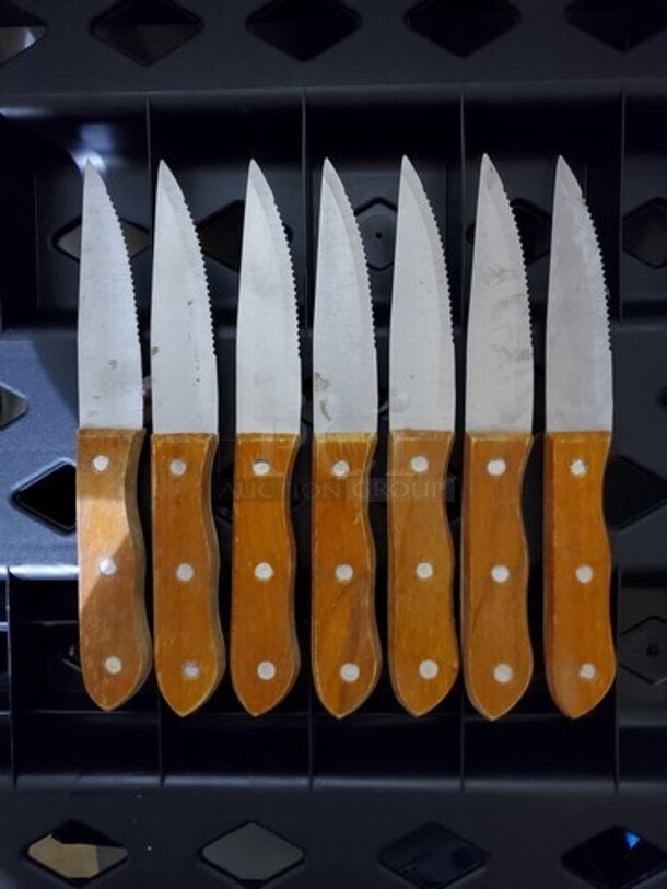 Lot of 7 Knives  - Image 2 of 4