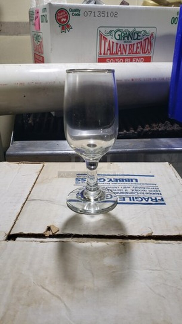 Lot of 36 Glasses - Image 1 of 1